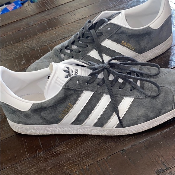 adidas solid grey gazelle